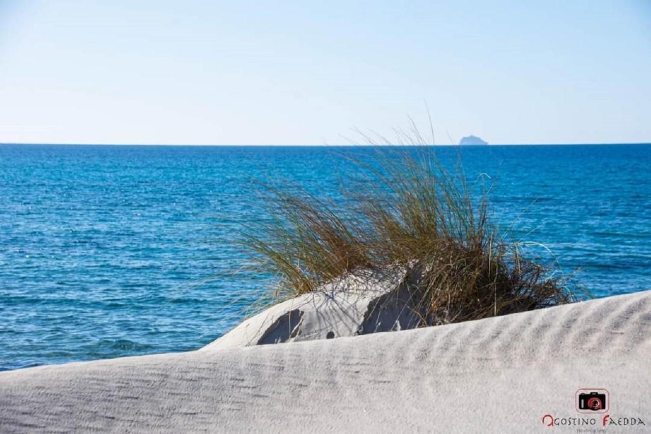 Casa Vacanza Le Dune SantʼAnna Arresi Exterior foto